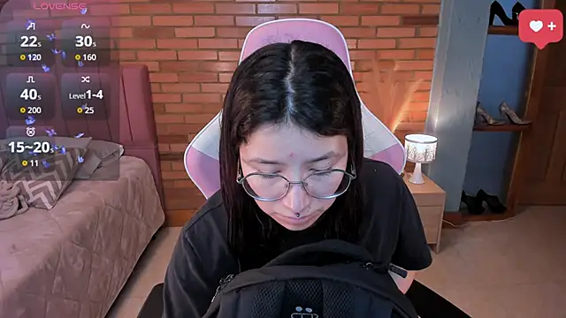 Amy joones online show from May 9, 2026, 11:26 am