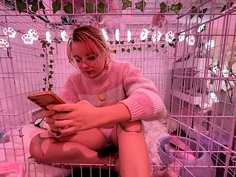 LaskaLeRoomba online show from September 28, 2025, 5:18 pm