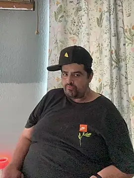 Snapshot of Miguel16i chatting on March 12, 2025, 11:33 pm Miguel16i online show from March 12, 2025, 11:33 pm