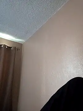 Snapshot of Miguel16i chatting on October 28, 2025, 4:31 pm Miguel16i online show from October 28, 2025, 4:31 pm