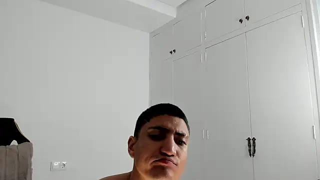 Snapshot of dan01_ chatting on March 18, 2025, 7:52 am dan01 online show from March 18, 2025, 7:52 am
