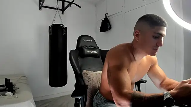 dan01  online show from November 5, 2025, 2:17 pm