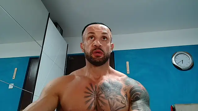 Snapshot of Magnificmuscles89 chatting on October 5, 2025, 3:43 pm Magnificmuscles89 online show from October 5, 2025, 3:43 pm