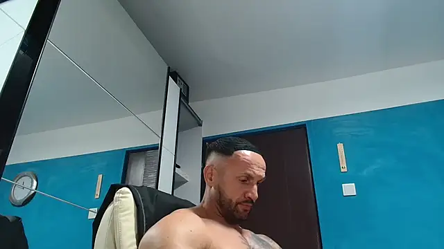 Snapshot of Magnificmuscles89 chatting on October 6, 2025, 9:12 pm Magnificmuscles89 online show from October 6, 2025, 9:12 pm