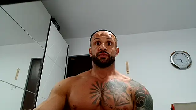 Snapshot of Magnificmuscles89 chatting on October 24, 2025, 2:13 pm Magnificmuscles89 online show from October 24, 2025, 2:13 pm