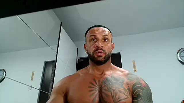 Magnificmuscles89 online show from November 27, 2025, 3:47 pm