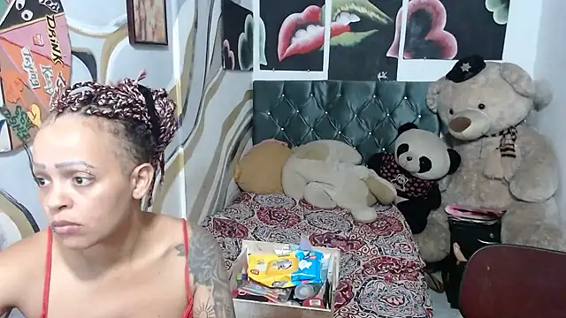 manzanahot9 online show from April 2, 2026, 8:06 pm