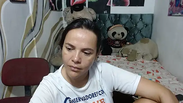 Snapshot of manzanahot9 chatting on July 10, 2026, 9:56 am manzanahot9 online show from July 10, 2026, 9:56 am