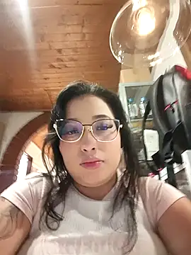 kitty roouse online show from May 1, 2026, 1:32 am