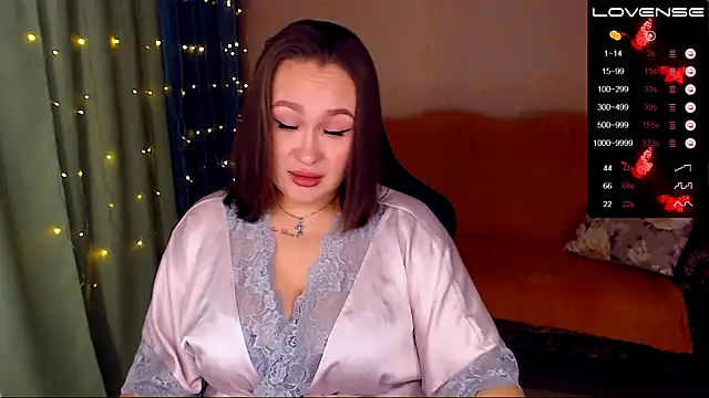 Cutie-Melanie online show from December 15, 2024, 7:10 pm