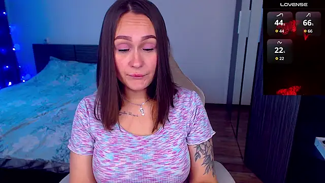 Cutie-Melanie online show from October 7, 2025, 1:19 pm