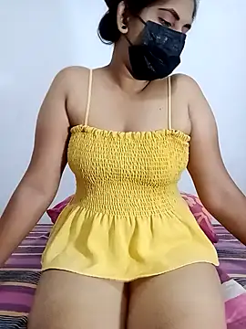 Snapshot of SLZAARA chatting on October 9, 2025, 8:18 pm SLZAARA online show from October 9, 2025, 8:18 pm