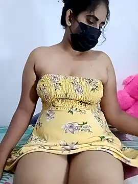 Snapshot of SLZAARA chatting on October 29, 2025, 8:10 pm SLZAARA online show from October 29, 2025, 8:10 pm