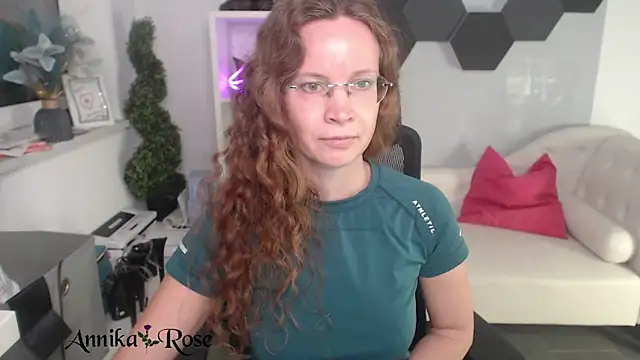 AnnikaRose online show from January 24, 2025, 8:43 pm