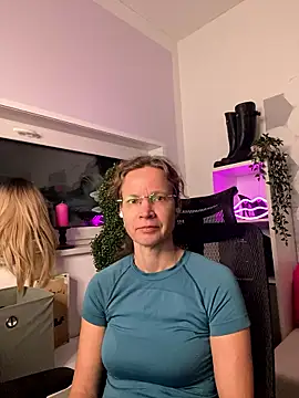 AnnikaRose online show from January 11, 2026, 1:38 pm