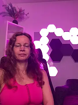 AnnikaRose online show from April 30, 2026, 3:13 am