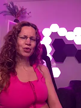 AnnikaRose online show from May 2, 2026, 3:11 am