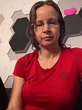 AnnikaRose online show from May 7, 2026, 5:46 am