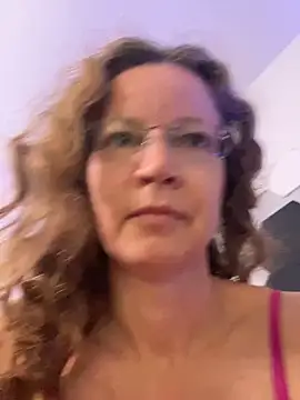 AnnikaRose online show from June 19, 2026, 3:11 am