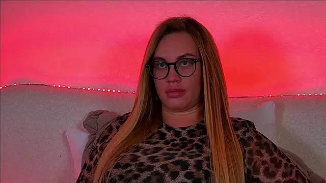 MariaNeumann online show from February 11, 2025, 12:37 pm