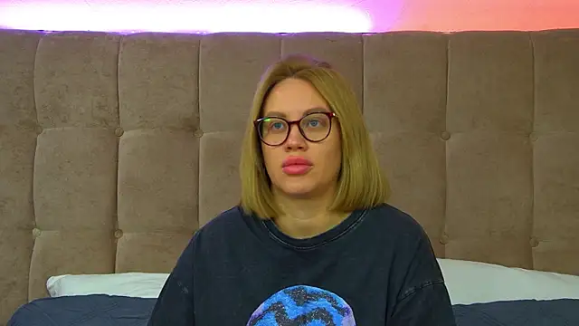 MariaNeumann online show from September 19, 2025, 6:15 am