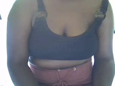 Snapshot of sweet_vine chatting on April 15, 2026, 12:23 pm sweet vine online show from April 15, 2026, 12:23 pm