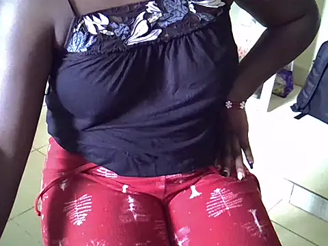 Snapshot of sweet_vine chatting on June 2, 2026, 1:24 pm sweet vine online show from June 2, 2026, 1:24 pm