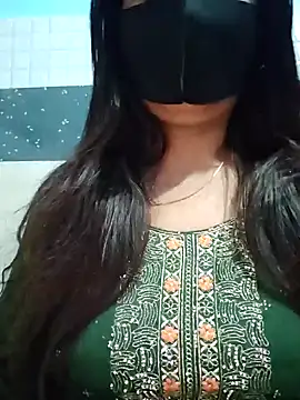 Snapshot of Aishwaryaa_69 chatting on January 19, 2025, 6:09 am Aishwaryaa 69 online show from January 19, 2025, 6:09 am
