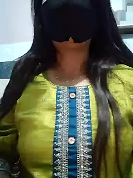 Snapshot of Aishwaryaa_69 chatting on February 3, 2025, 7:29 am Aishwaryaa 69 online show from February 3, 2025, 7:29 am