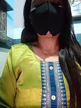 Snapshot of Aishwaryaa_69 chatting on February 6, 2025, 6:13 pm Aishwaryaa 69 online show from February 6, 2025, 6:13 pm