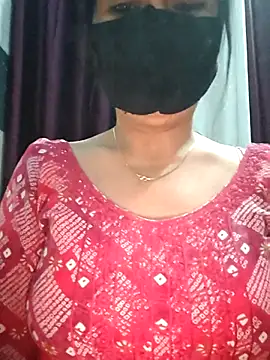 Snapshot of Aishwaryaa_69 chatting on February 15, 2025, 2:00 pm Aishwaryaa 69 online show from February 15, 2025, 2:00 pm