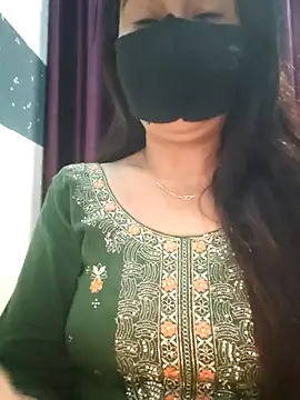 Snapshot of Aishwaryaa_69 chatting on February 17, 2025, 9:46 am Aishwaryaa 69 online show from February 17, 2025, 9:46 am