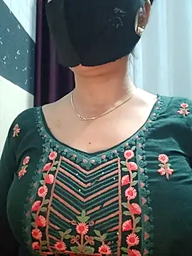Snapshot of Aishwaryaa_69 chatting on February 26, 2025, 12:25 pm Aishwaryaa 69 online show from February 26, 2025, 12:25 pm