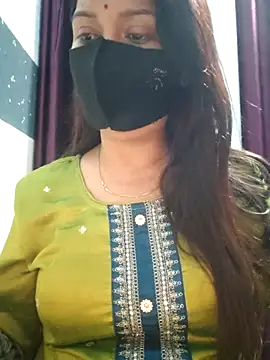 Snapshot of Aishwaryaa_69 chatting on March 3, 2025, 2:47 am Aishwaryaa 69 online show from March 3, 2025, 2:47 am