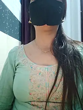 Snapshot of Aishwaryaa_69 chatting on March 9, 2025, 7:34 am Aishwaryaa 69 online show from March 9, 2025, 7:34 am
