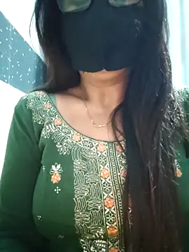 Snapshot of Aishwaryaa_69 chatting on March 11, 2025, 1:34 pm Aishwaryaa 69 online show from March 11, 2025, 1:34 pm