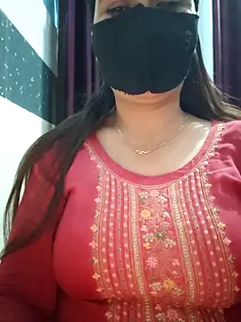 Snapshot of Aishwaryaa_69 chatting on March 12, 2025, 12:04 pm Aishwaryaa 69 online show from March 12, 2025, 12:04 pm