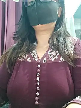 Snapshot of Aishwaryaa_69 chatting on May 18, 2026, 12:55 pm Aishwaryaa 69 online show from May 18, 2026, 12:55 pm