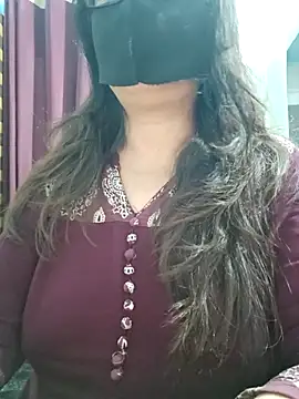 Snapshot of Aishwaryaa_69 chatting on May 23, 2026, 2:17 am Aishwaryaa 69 online show from May 23, 2026, 2:17 am