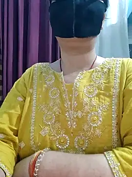 Snapshot of Aishwaryaa_69 chatting on May 26, 2026, 2:40 am Aishwaryaa 69 online show from May 26, 2026, 2:40 am