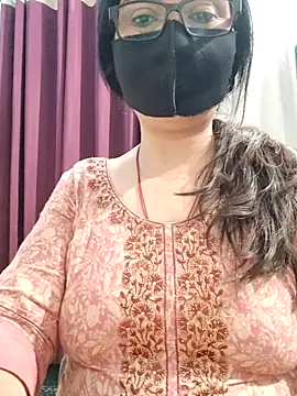 Snapshot of Aishwaryaa_69 chatting on May 27, 2026, 1:13 am Aishwaryaa 69 online show from May 27, 2026, 1:13 am