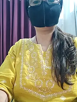 Snapshot of Aishwaryaa_69 chatting on May 29, 2026, 1:03 am Aishwaryaa 69 online show from May 29, 2026, 1:03 am
