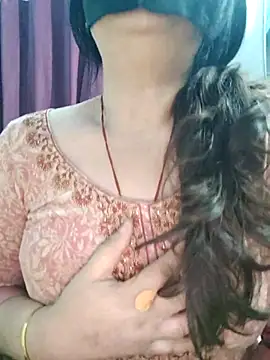 Snapshot of Aishwaryaa_69 chatting on June 6, 2026, 1:43 am Aishwaryaa 69 online show from June 6, 2026, 1:43 am