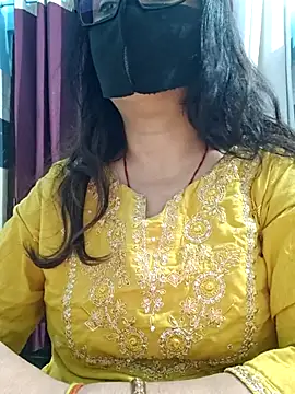 Snapshot of Aishwaryaa_69 chatting on June 25, 2026, 3:17 am Aishwaryaa 69 online show from June 25, 2026, 3:17 am