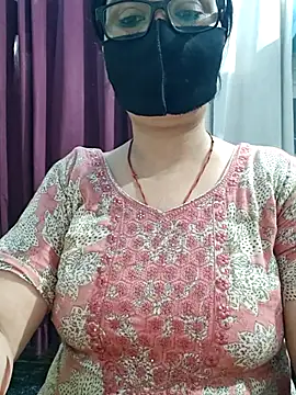 Snapshot of Aishwaryaa_69 chatting on July 13, 2026, 2:47 am Aishwaryaa 69 online show from July 13, 2026, 2:47 am