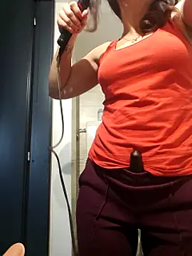 Snapshot of Kitty_Doll69 chatting on February 20, 2025, 9:44 am Kitty Doll69 online show from February 20, 2025, 9:44 am