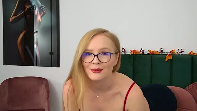 Chloe Richardson online show from November 6, 2025, 1:12 pm