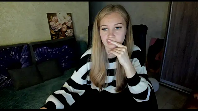 Snapshot of _NigoNika chatting on November 16, 2025, 12:44 pm NigoNika online show from November 16, 2025, 12:44 pm