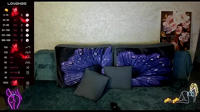 Snapshot of _NigoNika chatting on November 17, 2025, 12:11 pm NigoNika online show from November 17, 2025, 12:11 pm