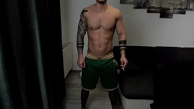 Snapshot of Richarddarell1 chatting on October 14, 2025, 5:08 am Richarddarell1 online show from October 14, 2025, 5:08 am